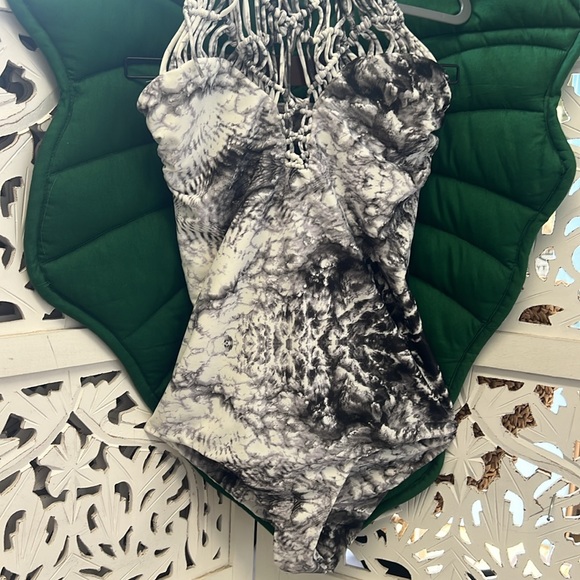 Mikoh crochet high neck halter one piece swimsuit. XL. Grey marble tie dye. - Picture 3 of 8